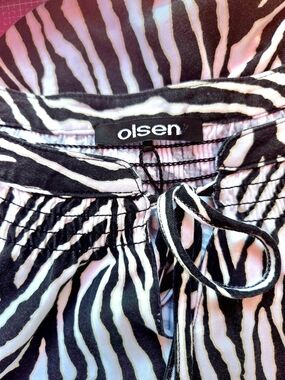 Olsen Germany Eco-Friendly Black & White Zebra-Animal Print Tie-Front Tank USM/8
